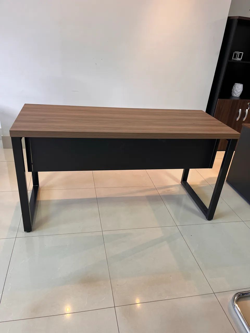 MESA PARA ESCRITORIO INDUSTRIAL 1.50x0.60 LOJA IKONOFFICE  - Foto 2