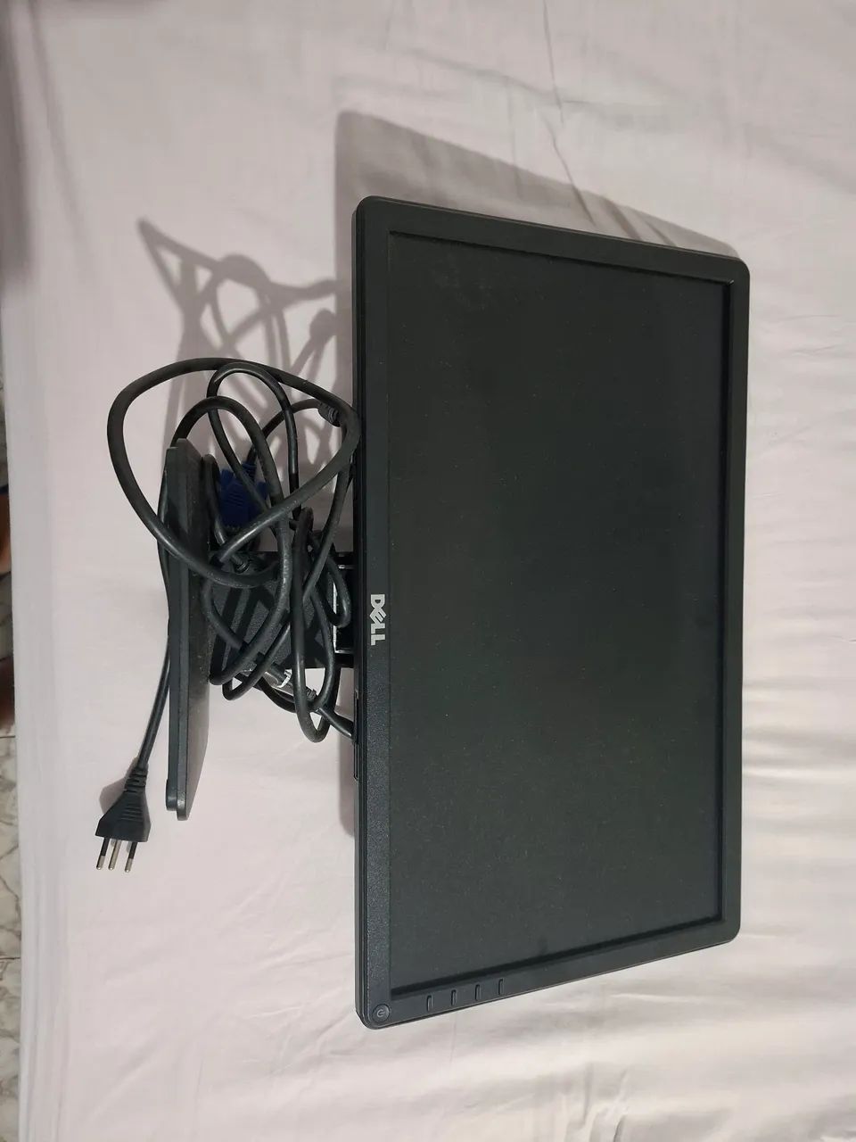 Monitor Dell de 18 polegadas com os cabos 