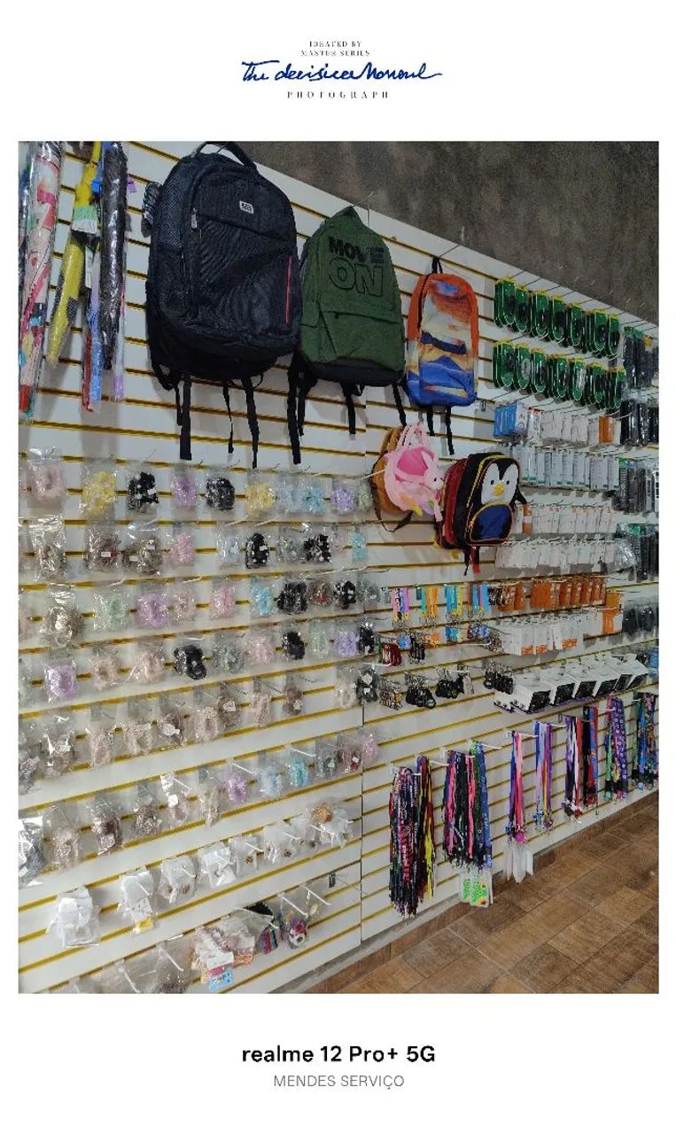 Loja de assistência técnica com produtos. E vitrines. - Foto 2