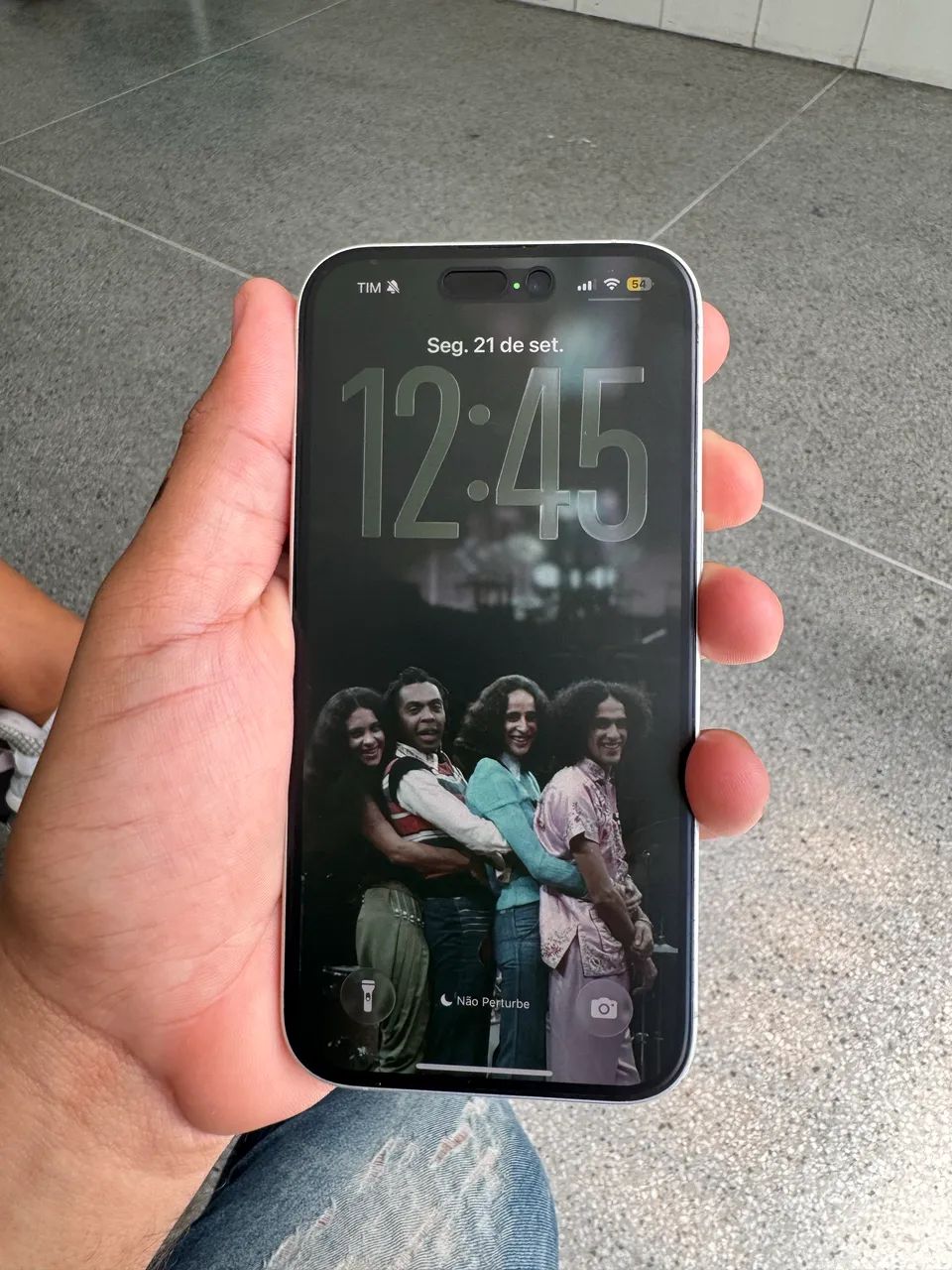 iPhone 16 