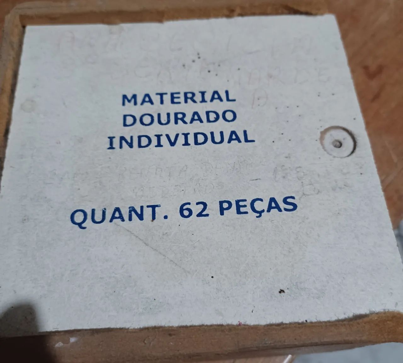 MATERIAL DOURADO MADEIRA 