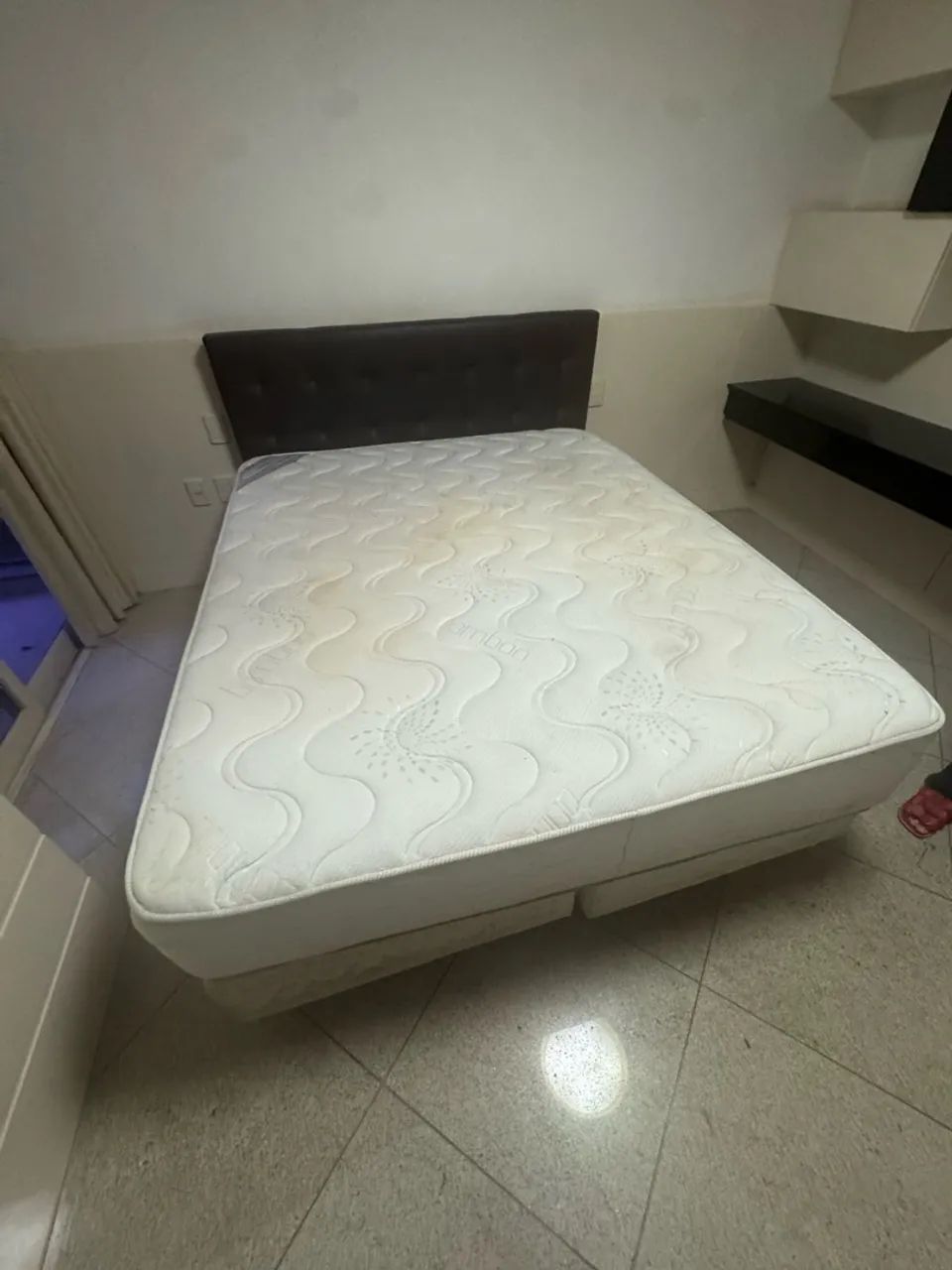 Cama queen size com colchão  - Foto 4