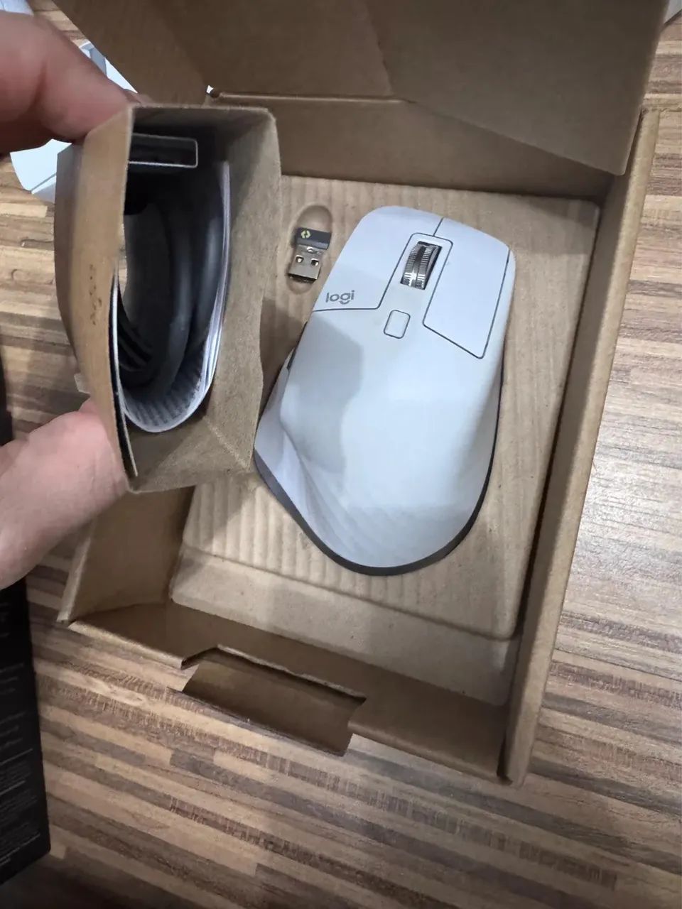 Mouse Sem Fio Ergonômico Logitech MX Master 3S Branco - Caixa Original! - Foto 2