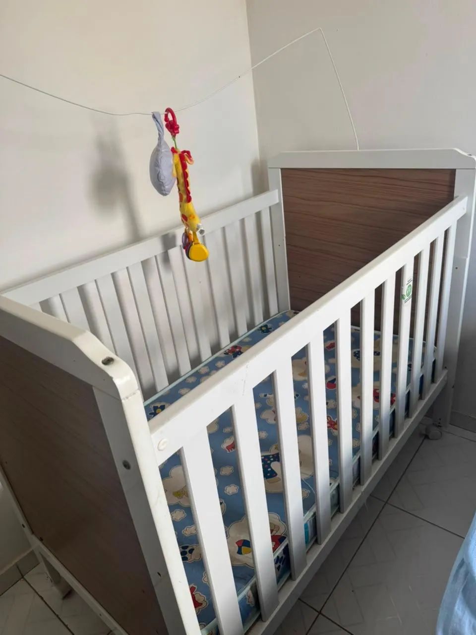Berço e cama de madeira p bebê/criança