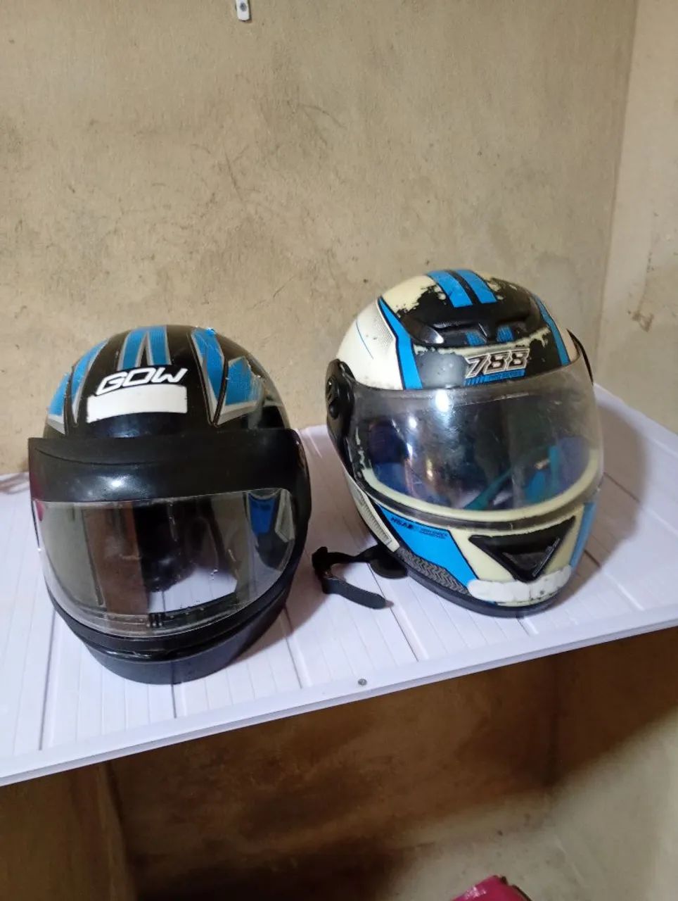 Vendo 2capacetes 100 reais - Foto 2