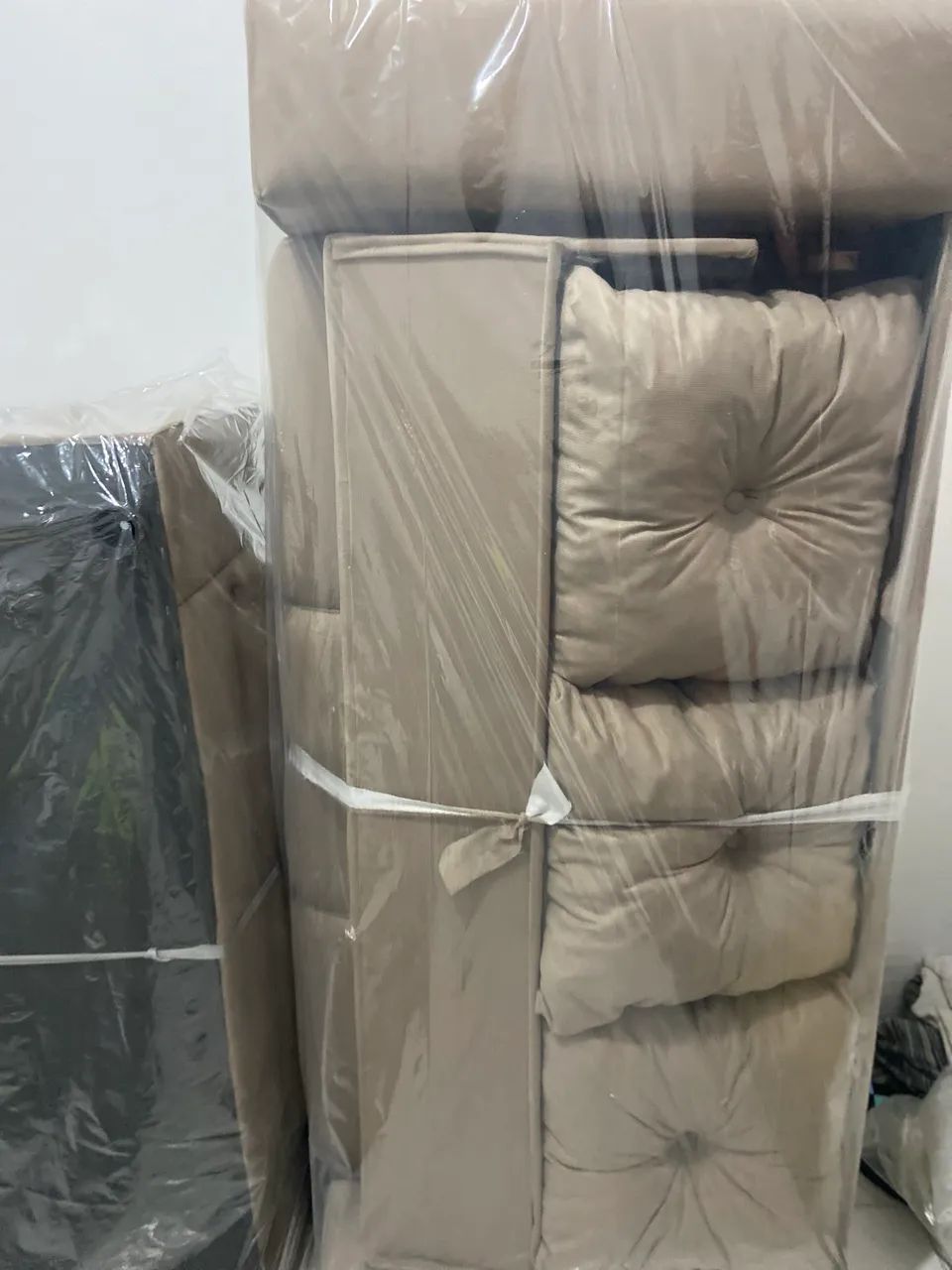 Sofá com almofadas e recosto removível NOVO ENTREGA GRÁTIS 