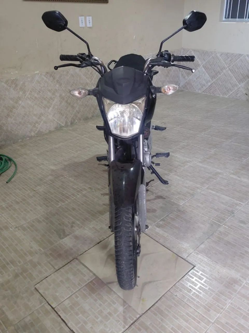 Vende-se Moto