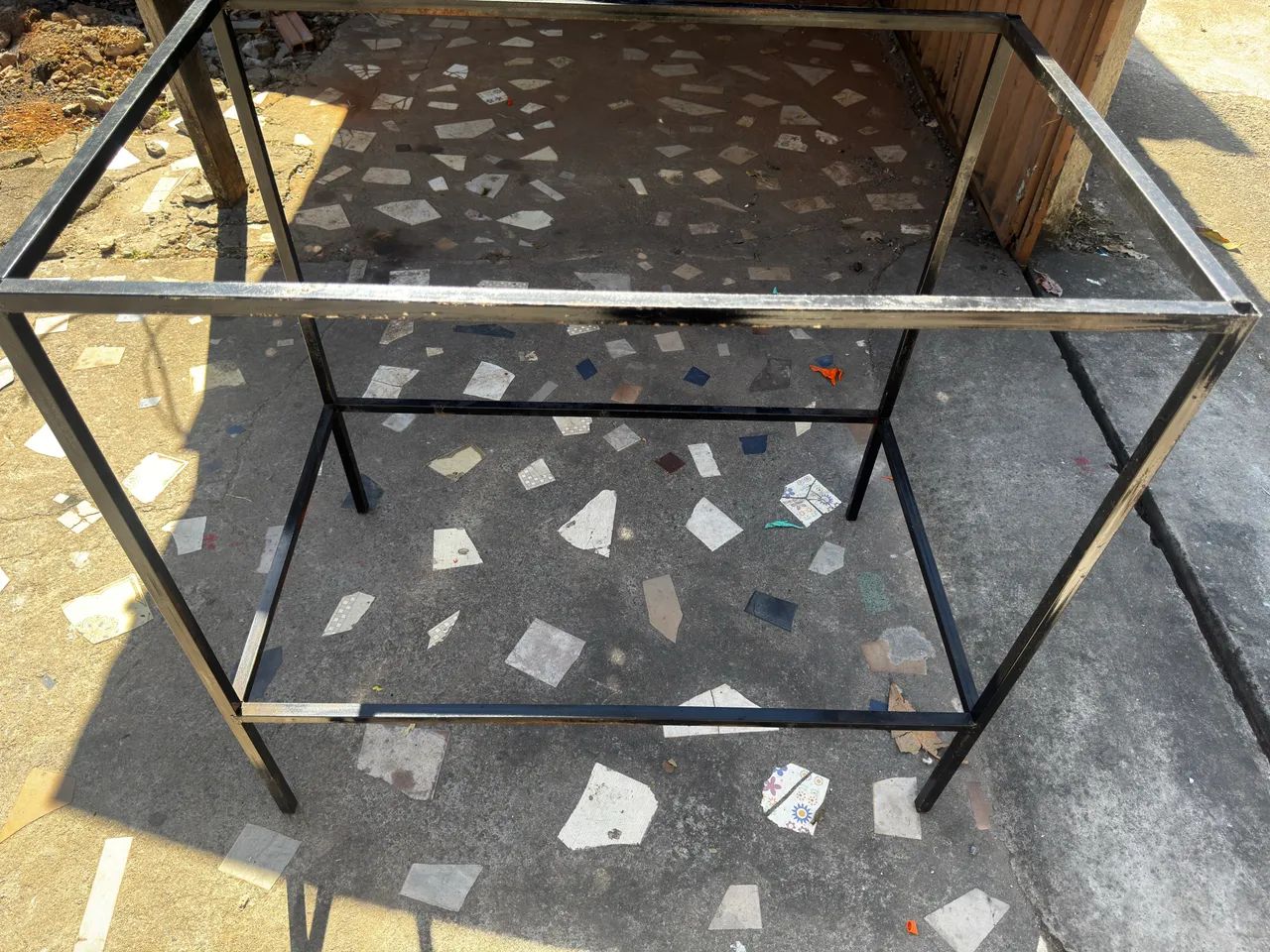 Mesa de centro pra loja + suporte de provador  - Foto 2