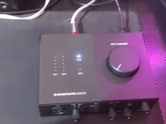 Áudio Komplete Audio 2 (Native Instruments) - Foto 4