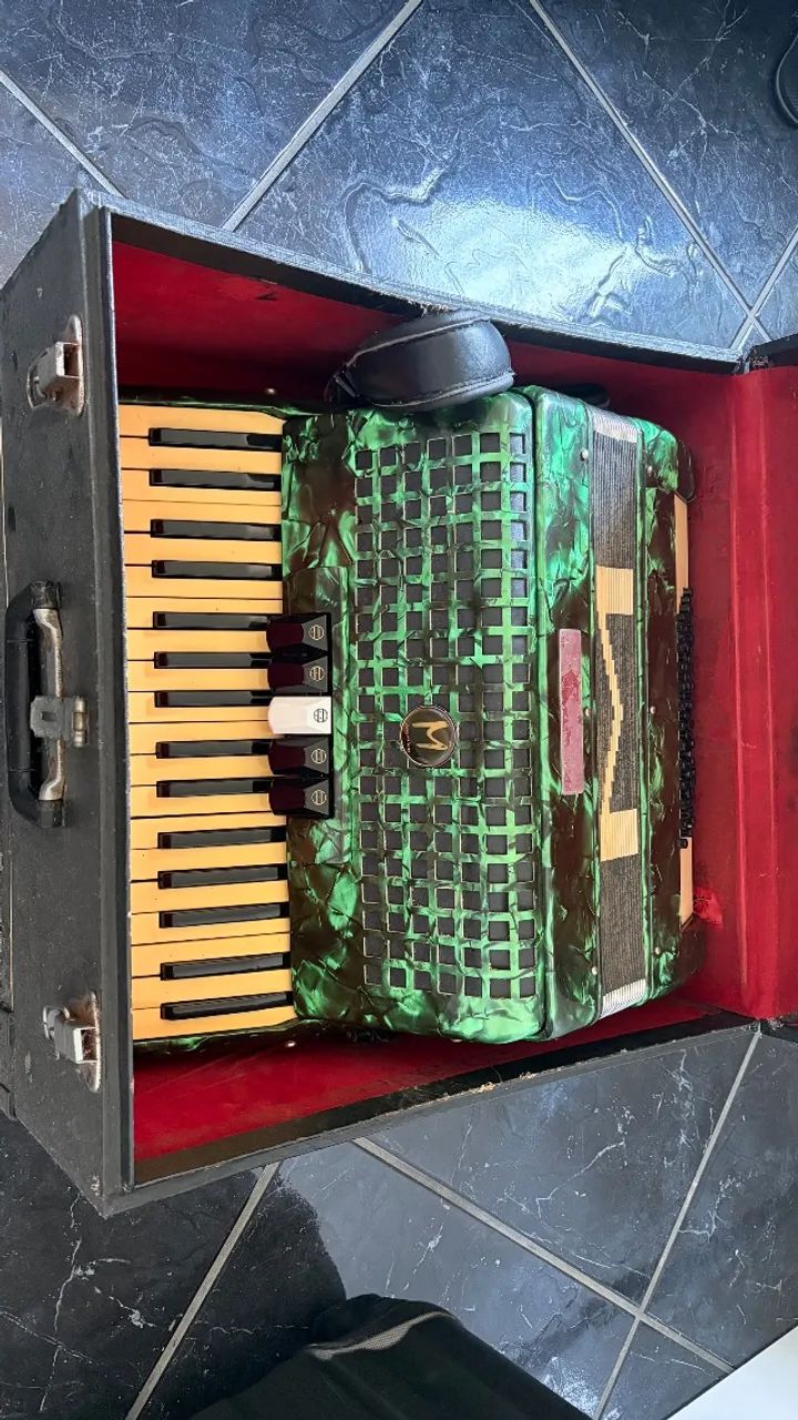 Acordeon 60 baixos