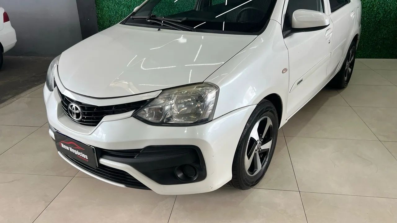 Toyota Etios 2017 - Foto 2