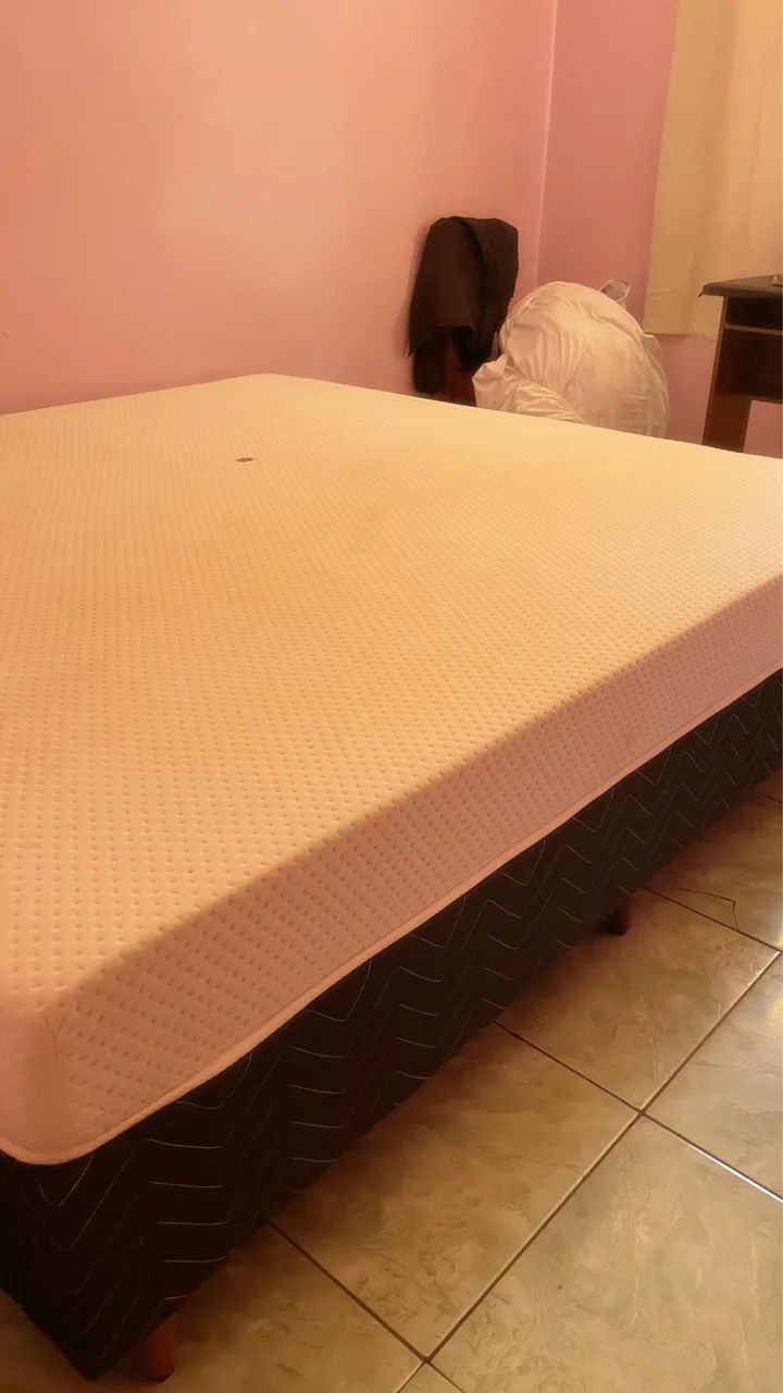 Colchão King Emma One Plus + Base. 1 ano de uso.  - Foto 2