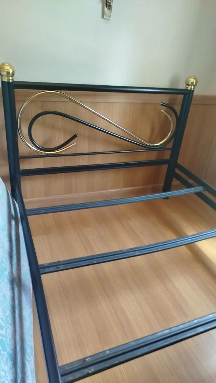 Cama casal com colchão em ótimo estado. - Foto 2
