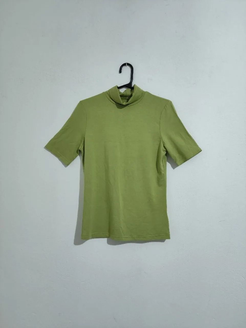 blusa verde oliva gola alta casual elegante moderna - Foto 5