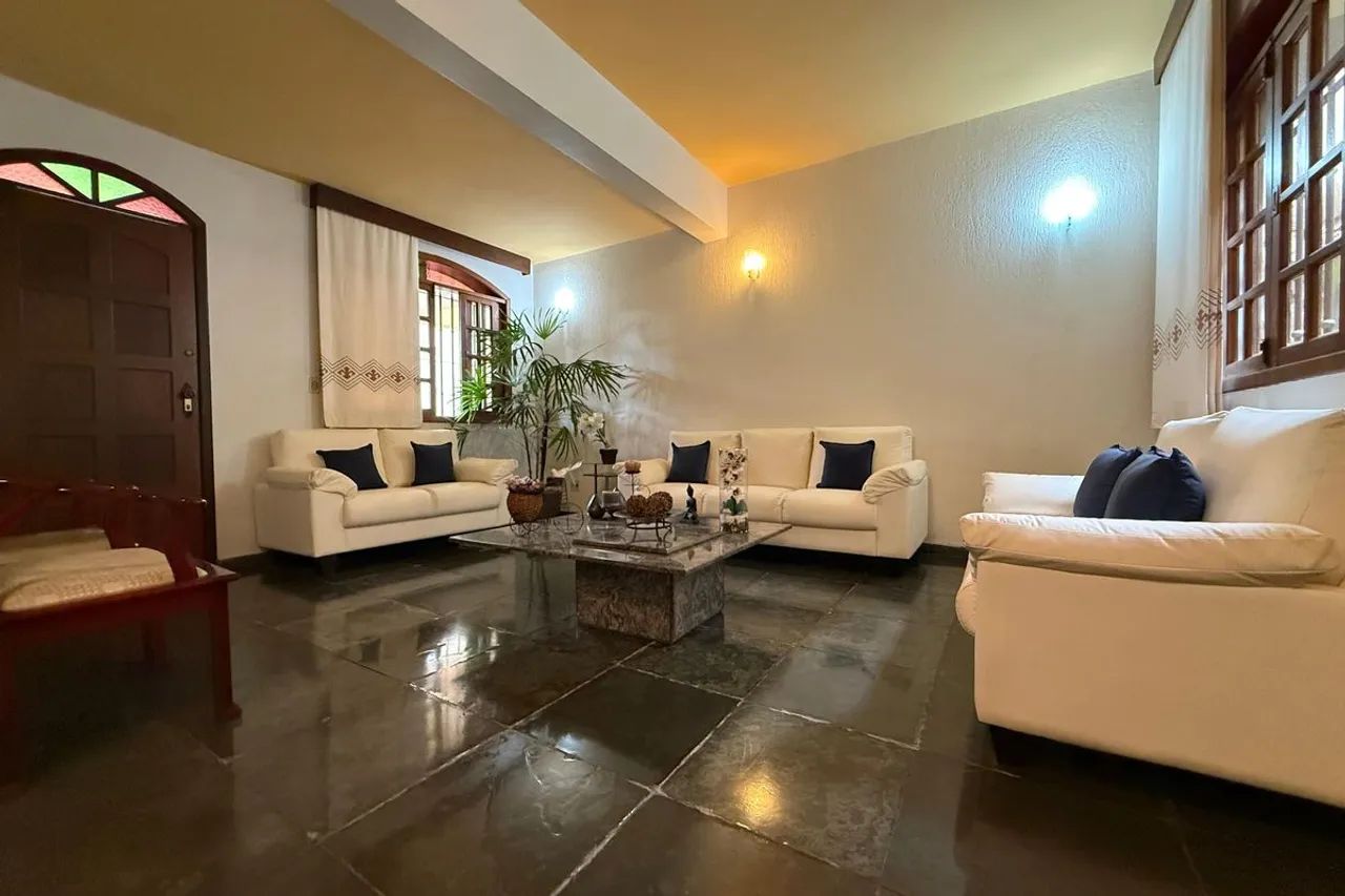 Casa à Venda - Havaí, 4 Quartos, 225 m2 - Foto 2