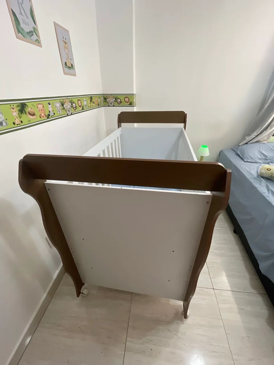 Berço Mini Cama ( branco com amadeirado) - Foto 3