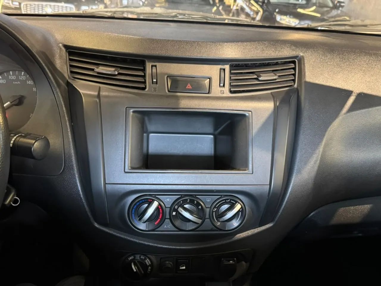 Nissan Frontier XE CD 4x4 2.3 Bi-TB Diesel Aut., foto 15 de 20