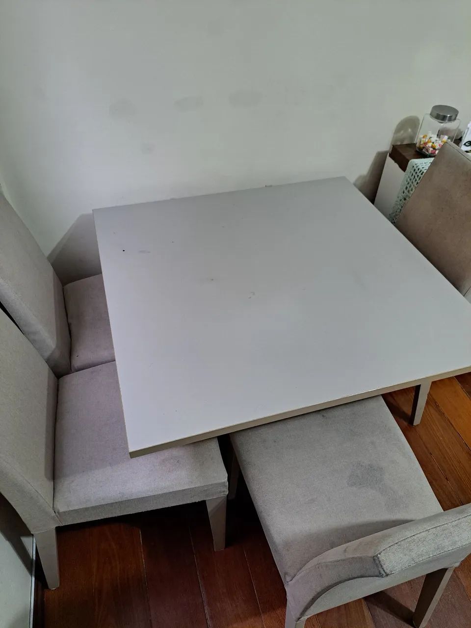 Mesa de Refeição BEGE com 4 Cadeiras