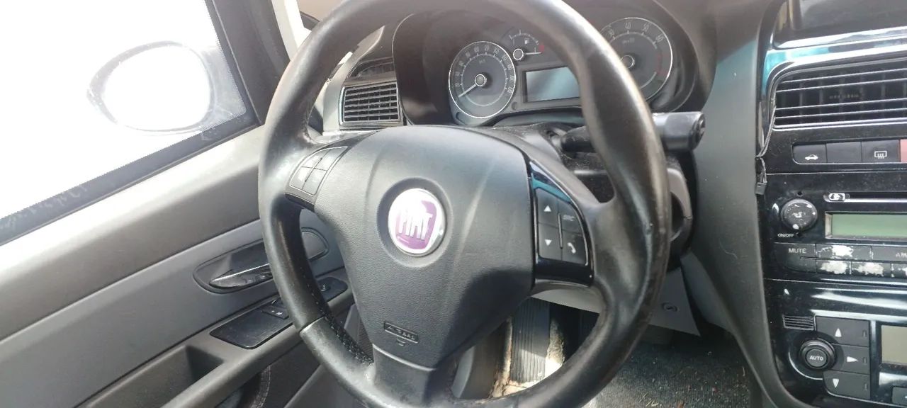 Fiat Linea Absolute 1.9/1.8 Flex Dualogic 4P 2010 - Foto 5