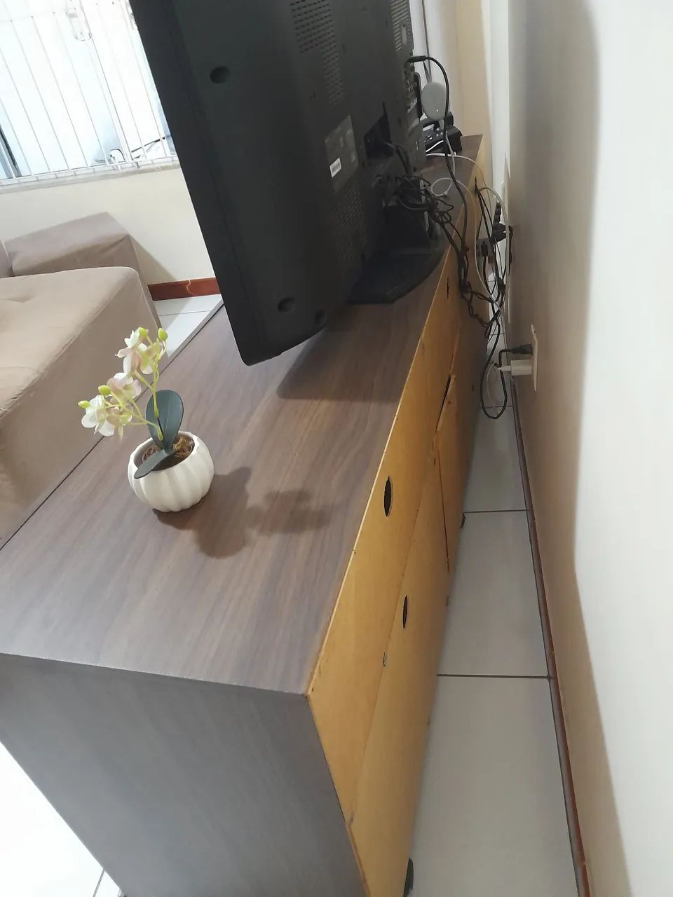 RACK COM RODINHAS PARA TV SALA - Foto 4
