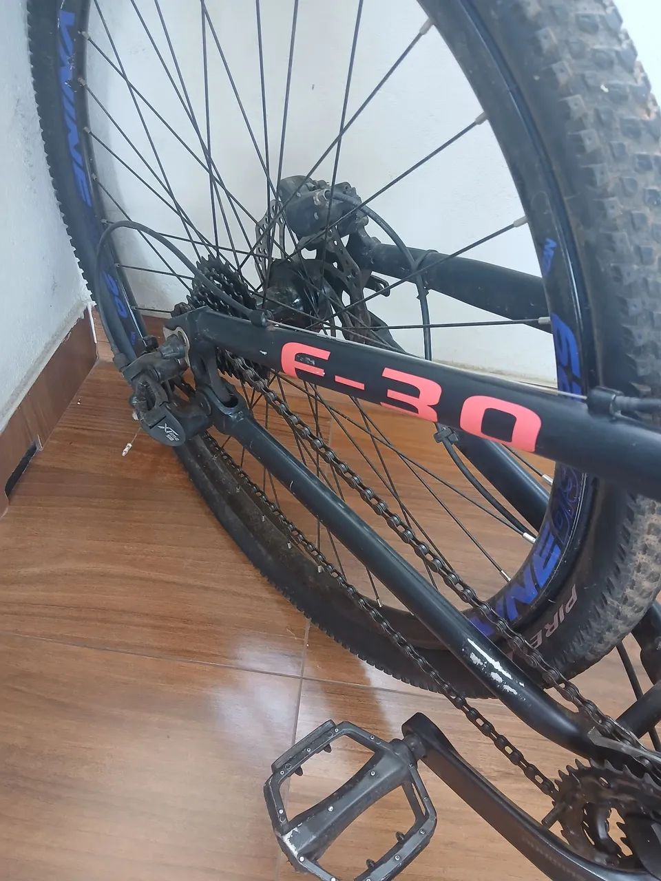 Bicicleta lotus freio a disco - Foto 5