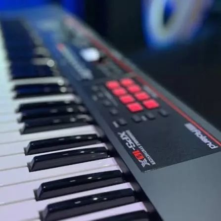 XPS 10 Roland