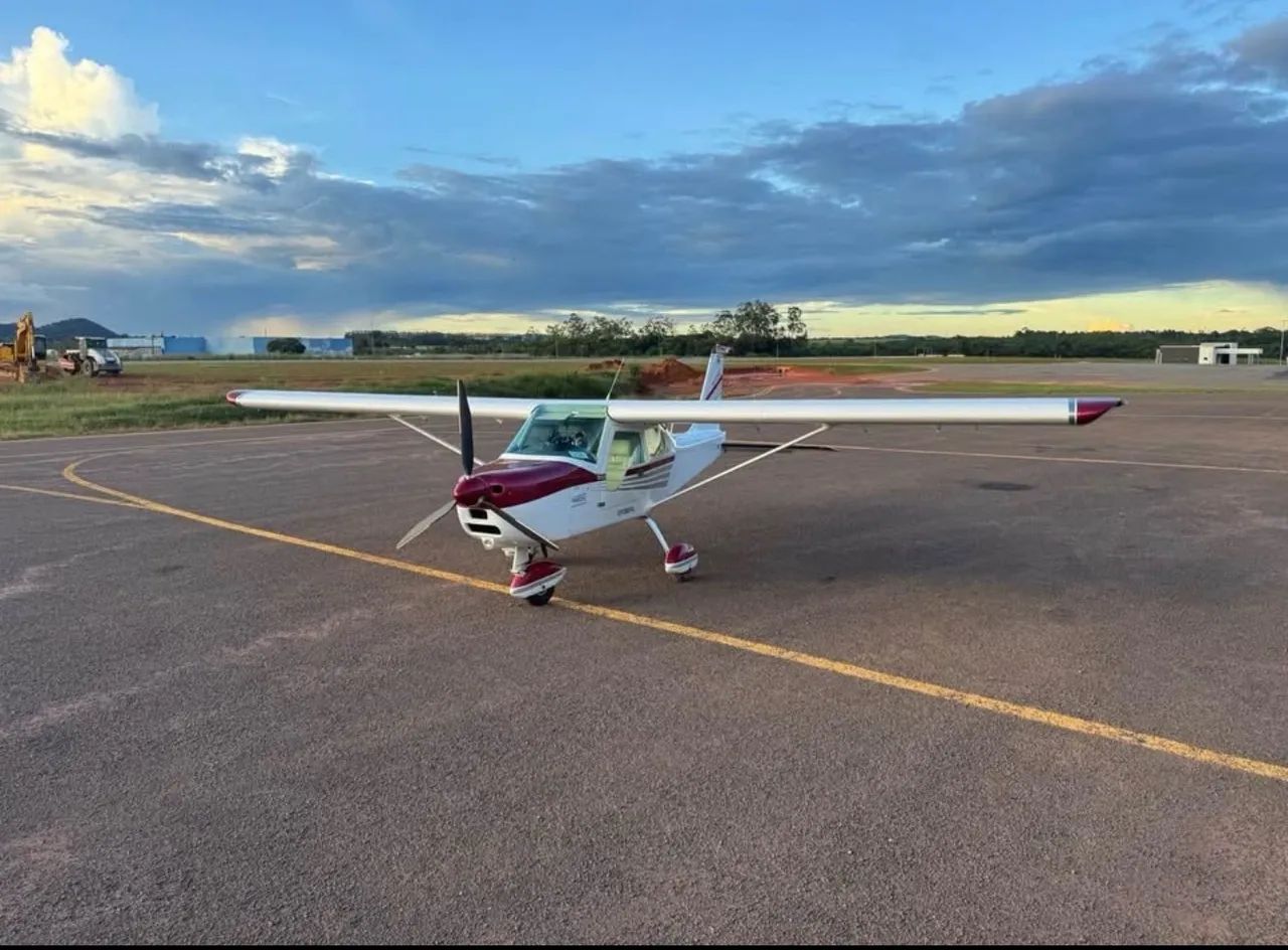 CESSNA 210N 