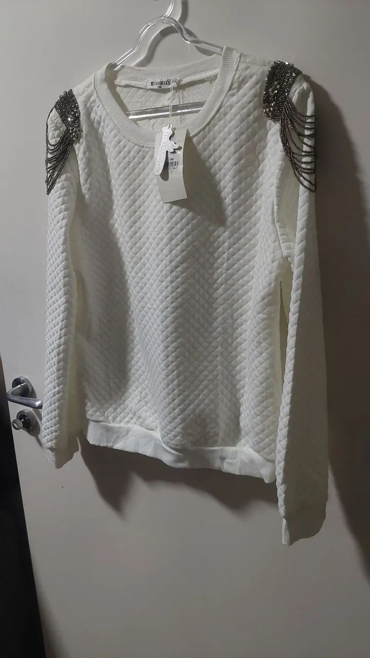 Blusa Matelassê com aplicação - Foto 2
