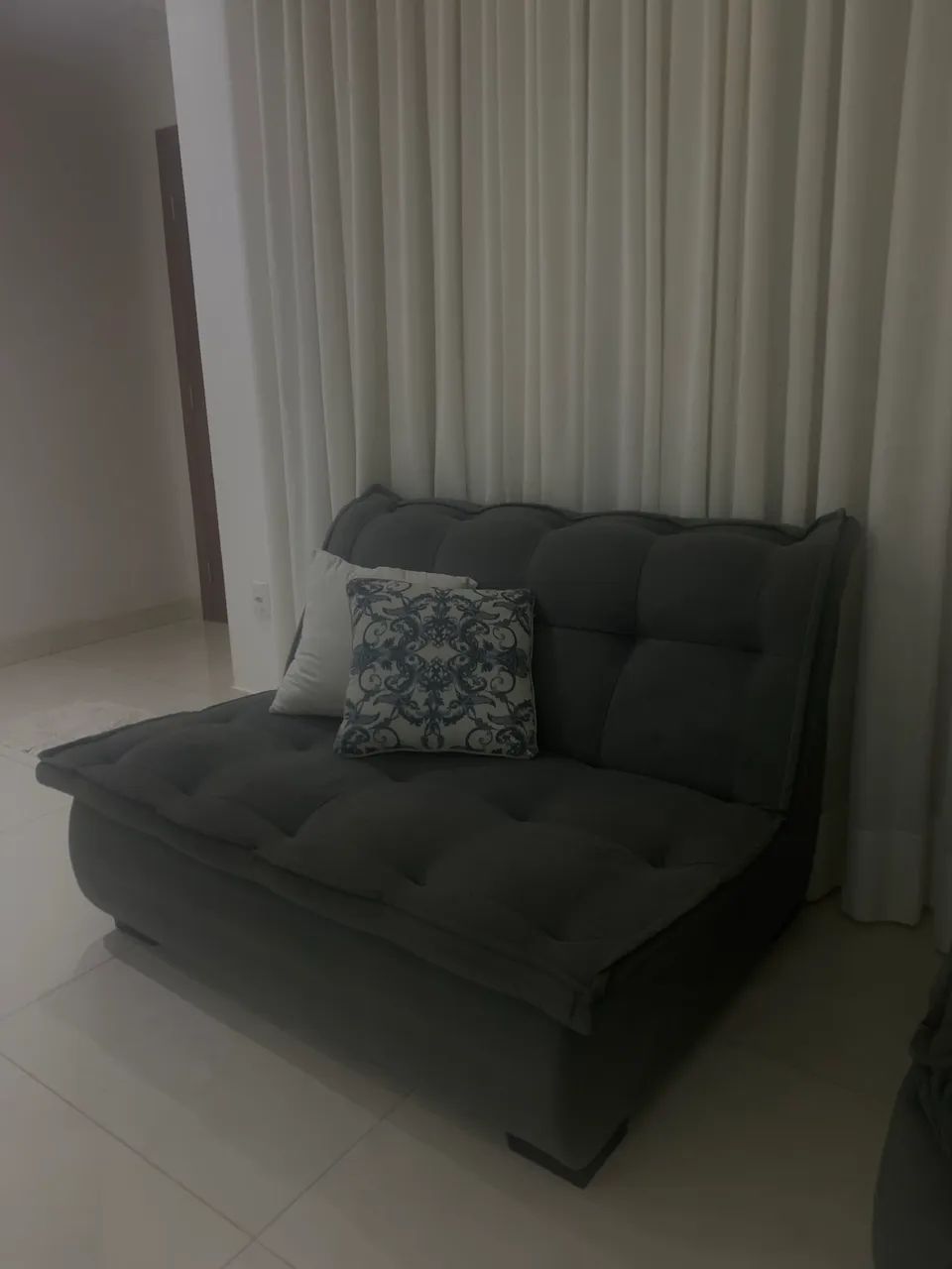 sofá dois lugares 