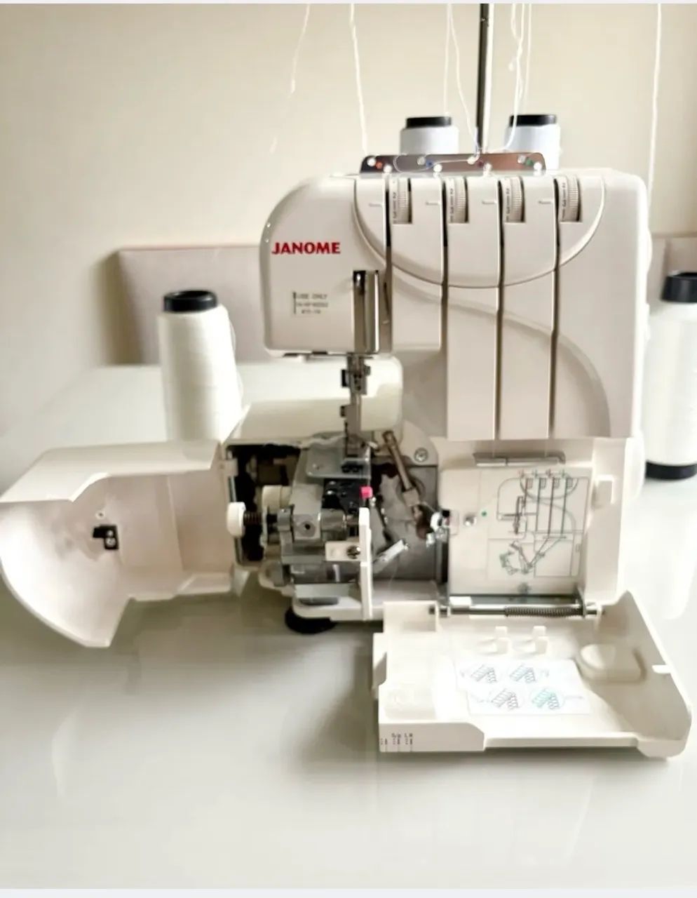Overlock e ultralock Janome 7933D - Foto 2