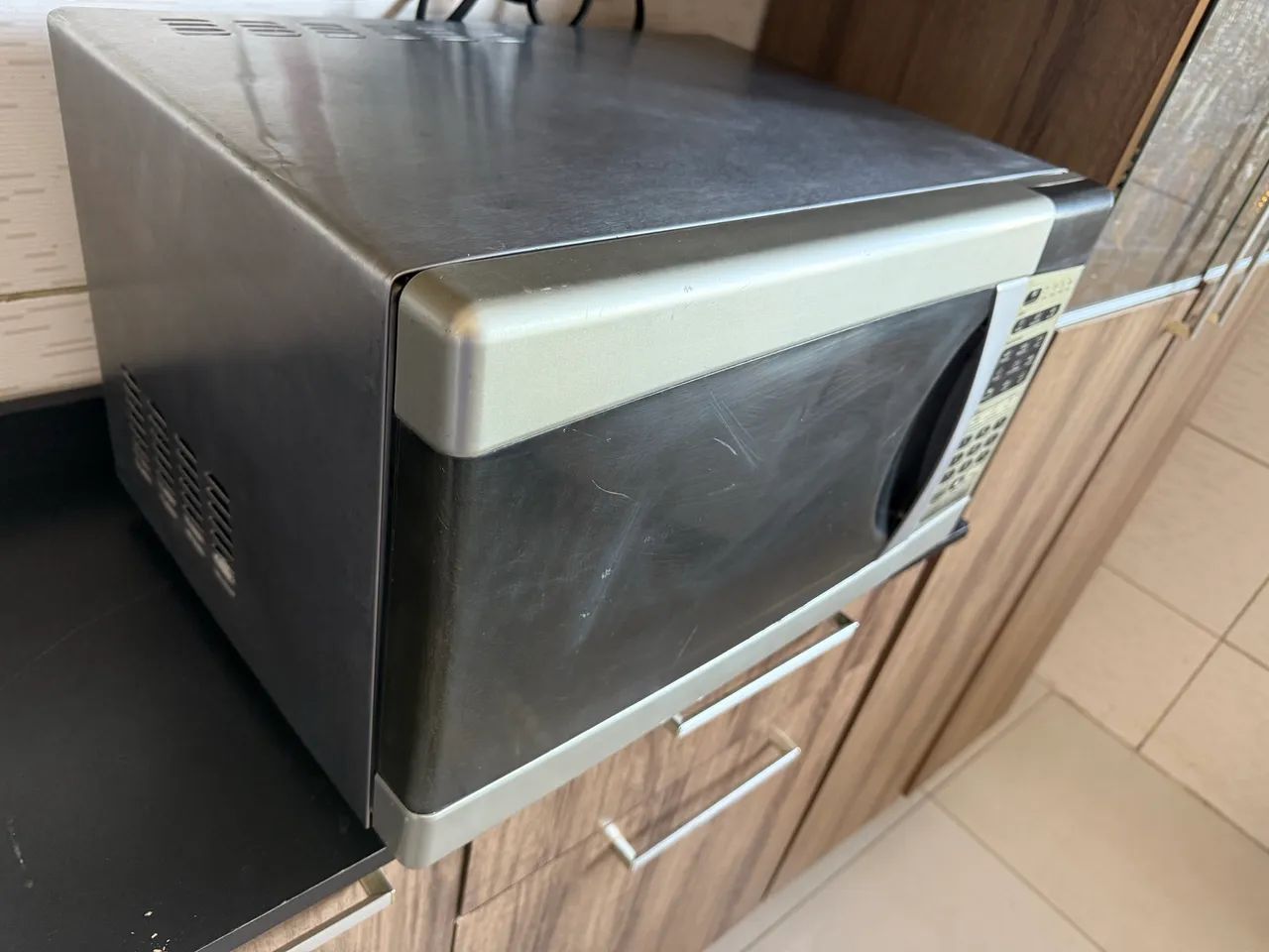 Microondas eletrolux 28 l - Foto 2