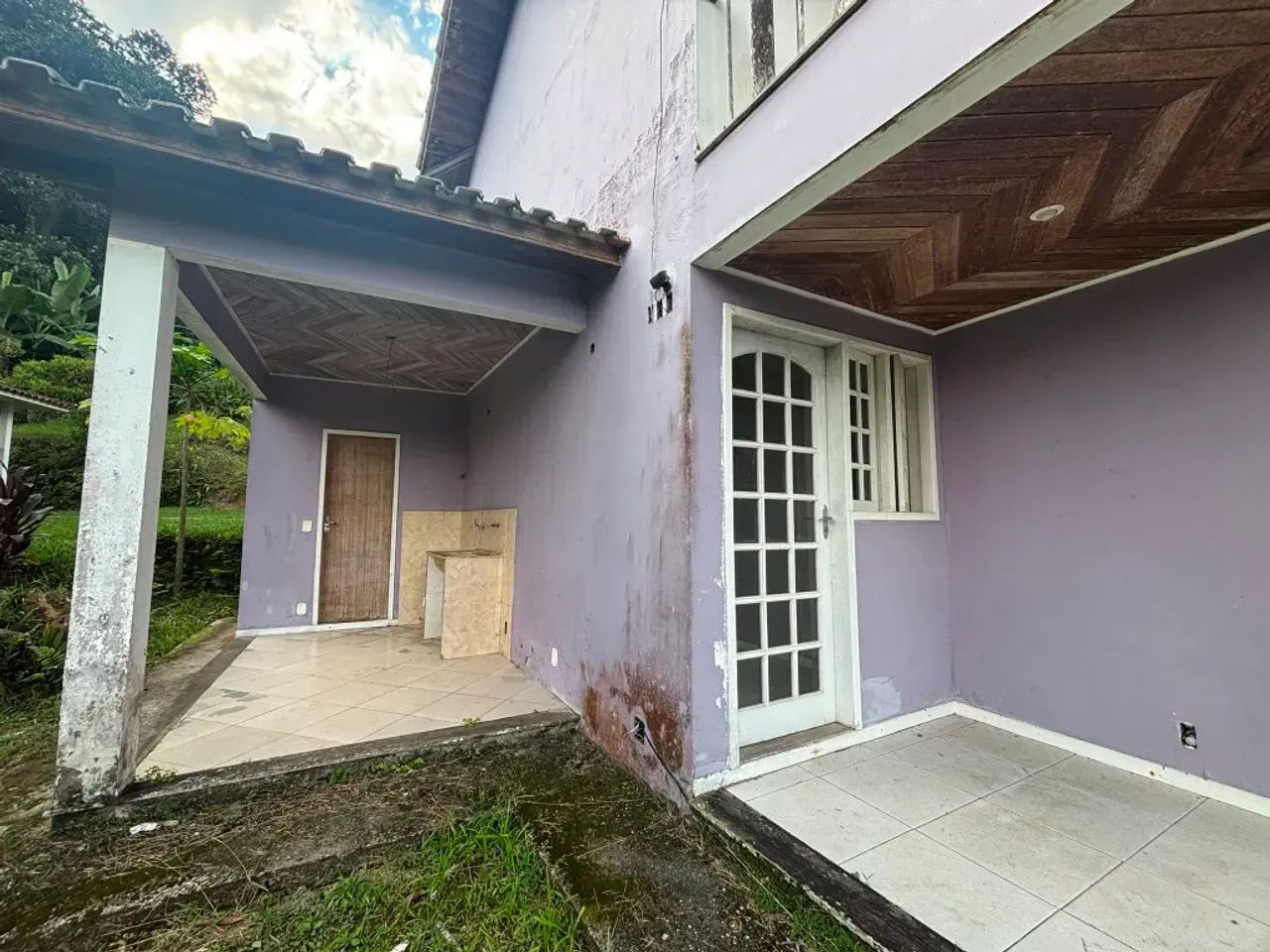 TRÍPLEX ESPAÇOSO NO CORAÇÃO DE GUAPIMIRIM! - Foto 3