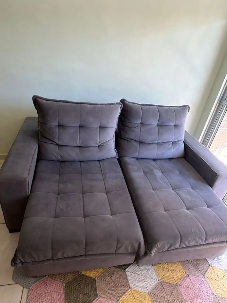 Sofa Retratil Cinza Aveludado - Foto 3