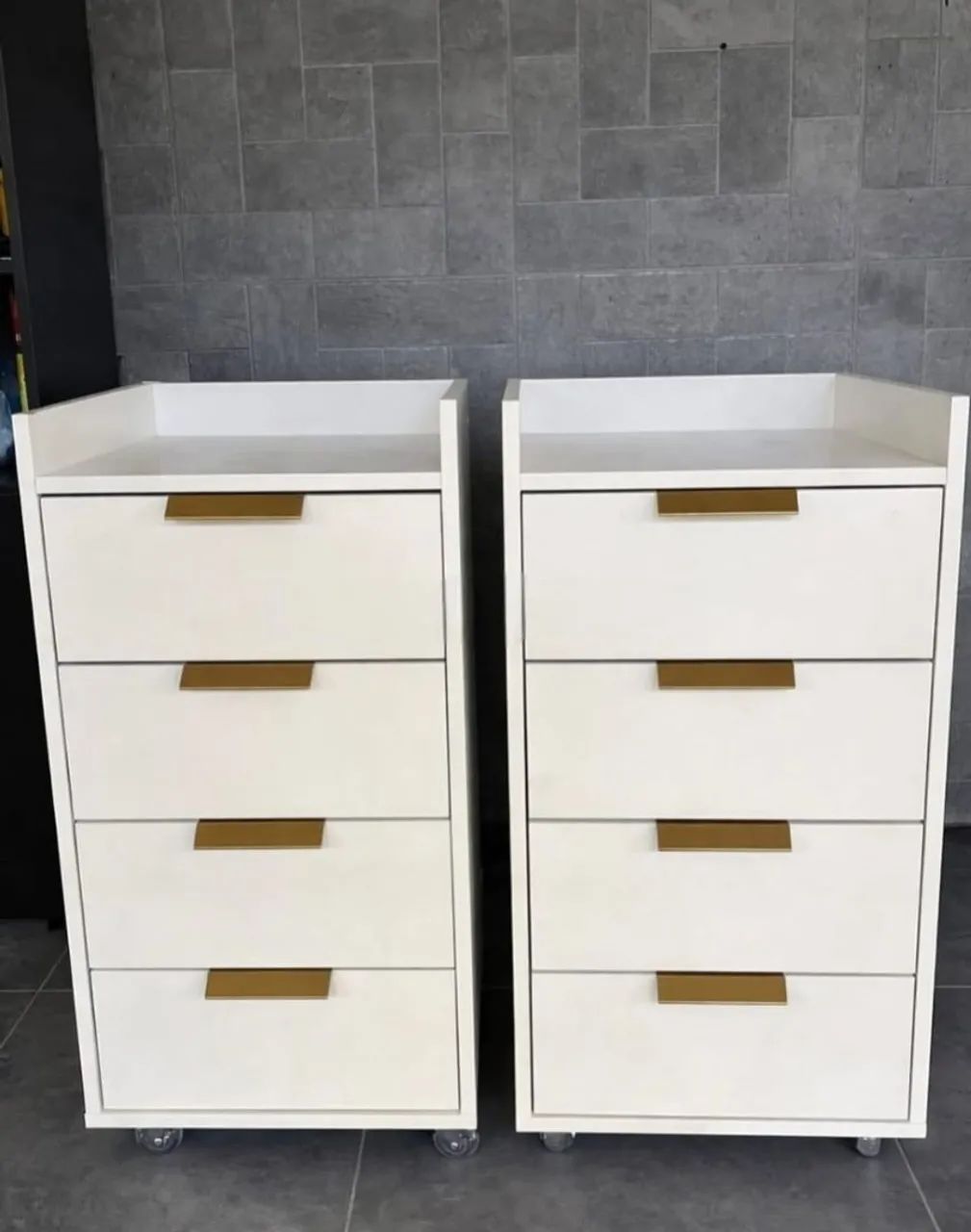 Drawer Cabinets with Casters
