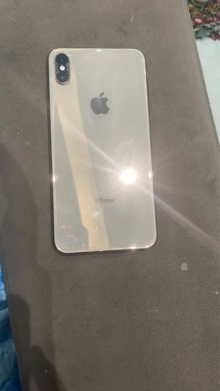iPhone XS Max 64GB 77% de bateria 