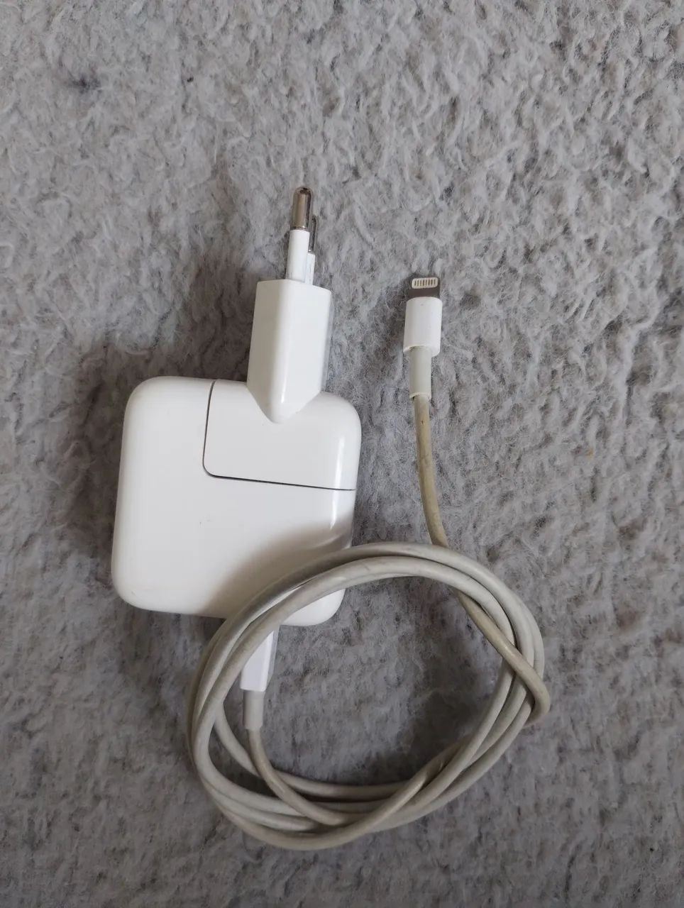 Carregador 10w original da Apple entrada lightning.