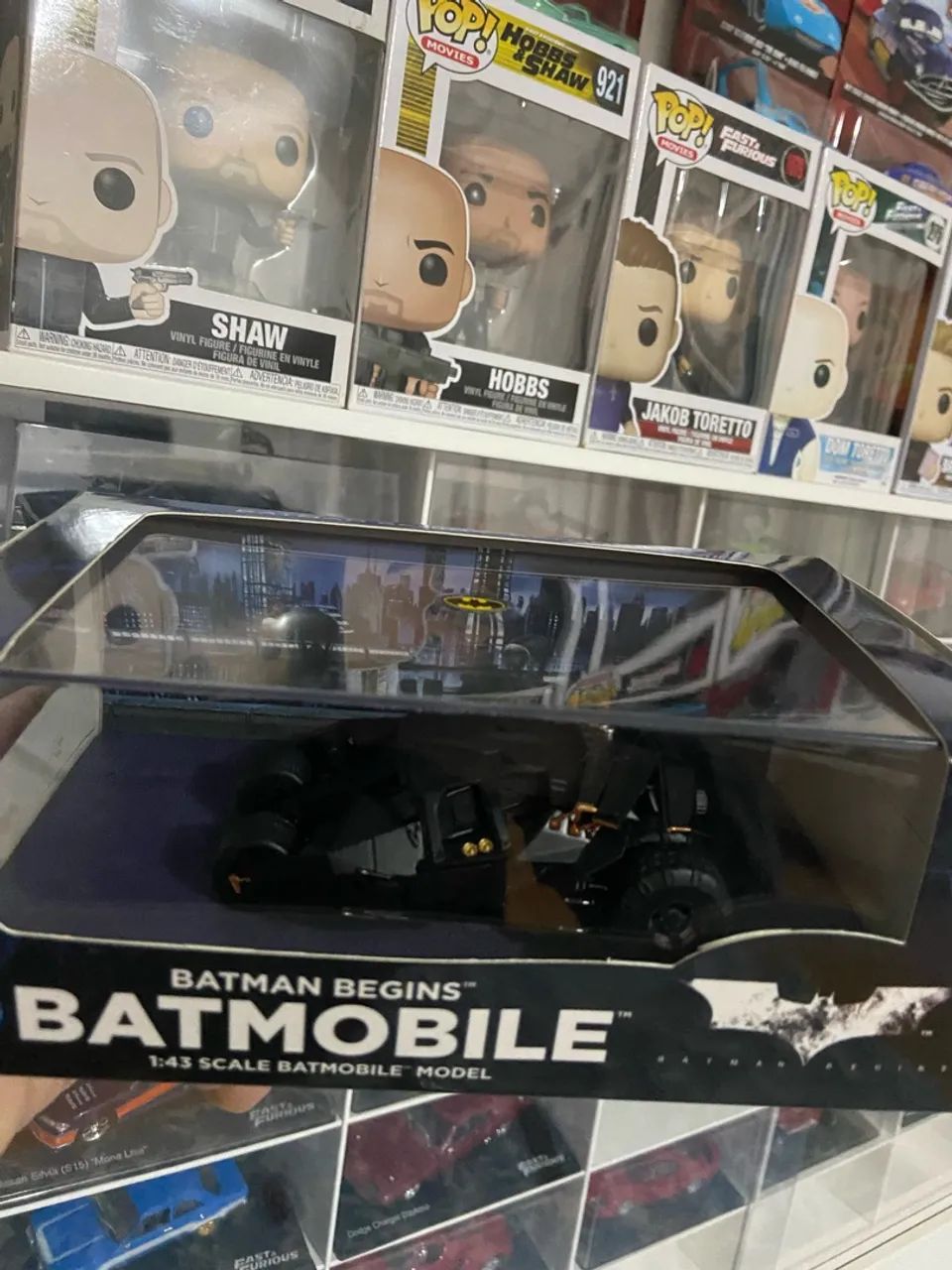 Miniatura Batmóvel 1:43 - Batman Begins e Batman Forever - Foto 2