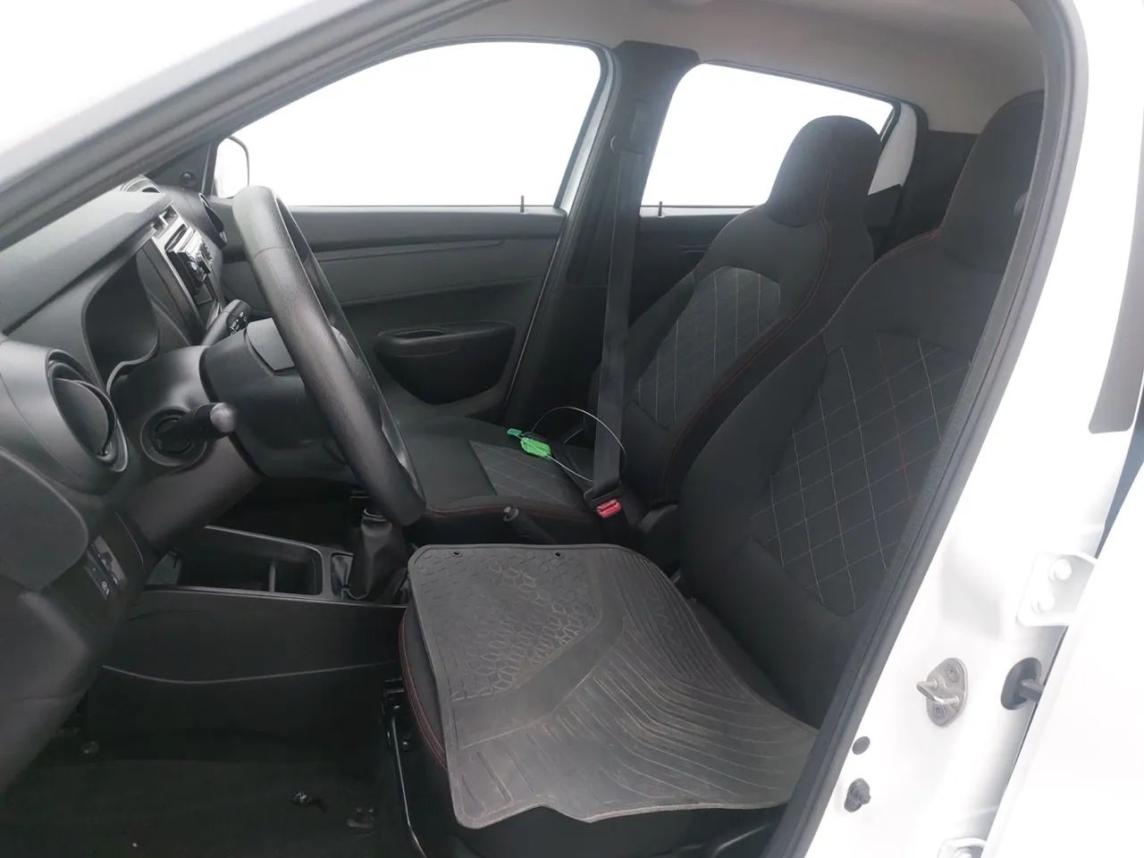 Renault Kwid 1.0 Zen, foto 16 de 18