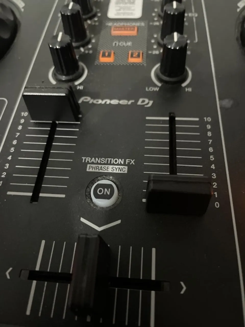 超美品 Numark MIXTRACK QUAD DJコントローラー 箱付 Numark Mixtrack Quad - 4 Decks + Efeitos - Parcele No Cartão