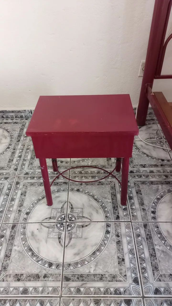 Mesa de cabeceira vinho - Foto 4