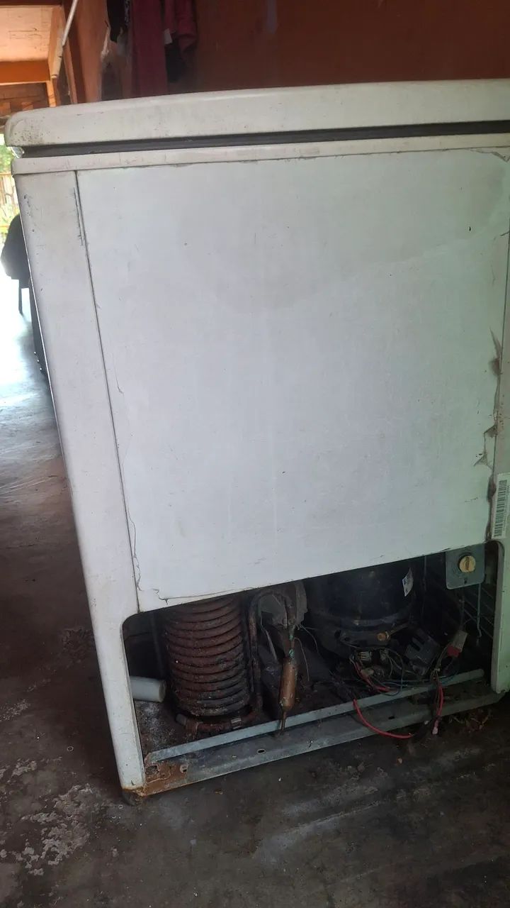 Vende-se freezer com defeito. - Foto 5