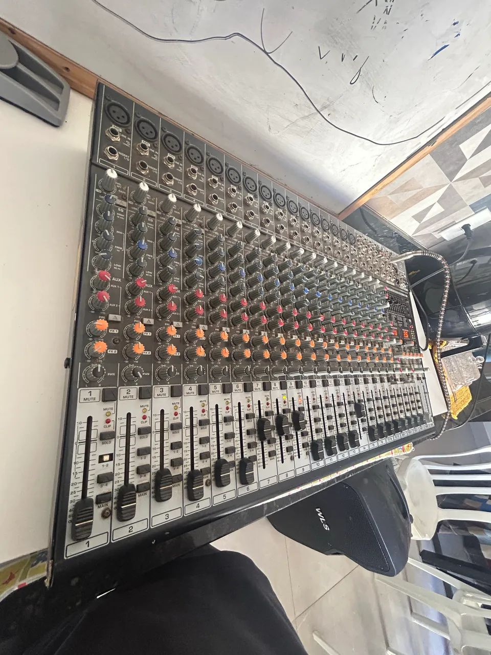 Mesa Behringer Eurodesk sx2442fx - Foto 2