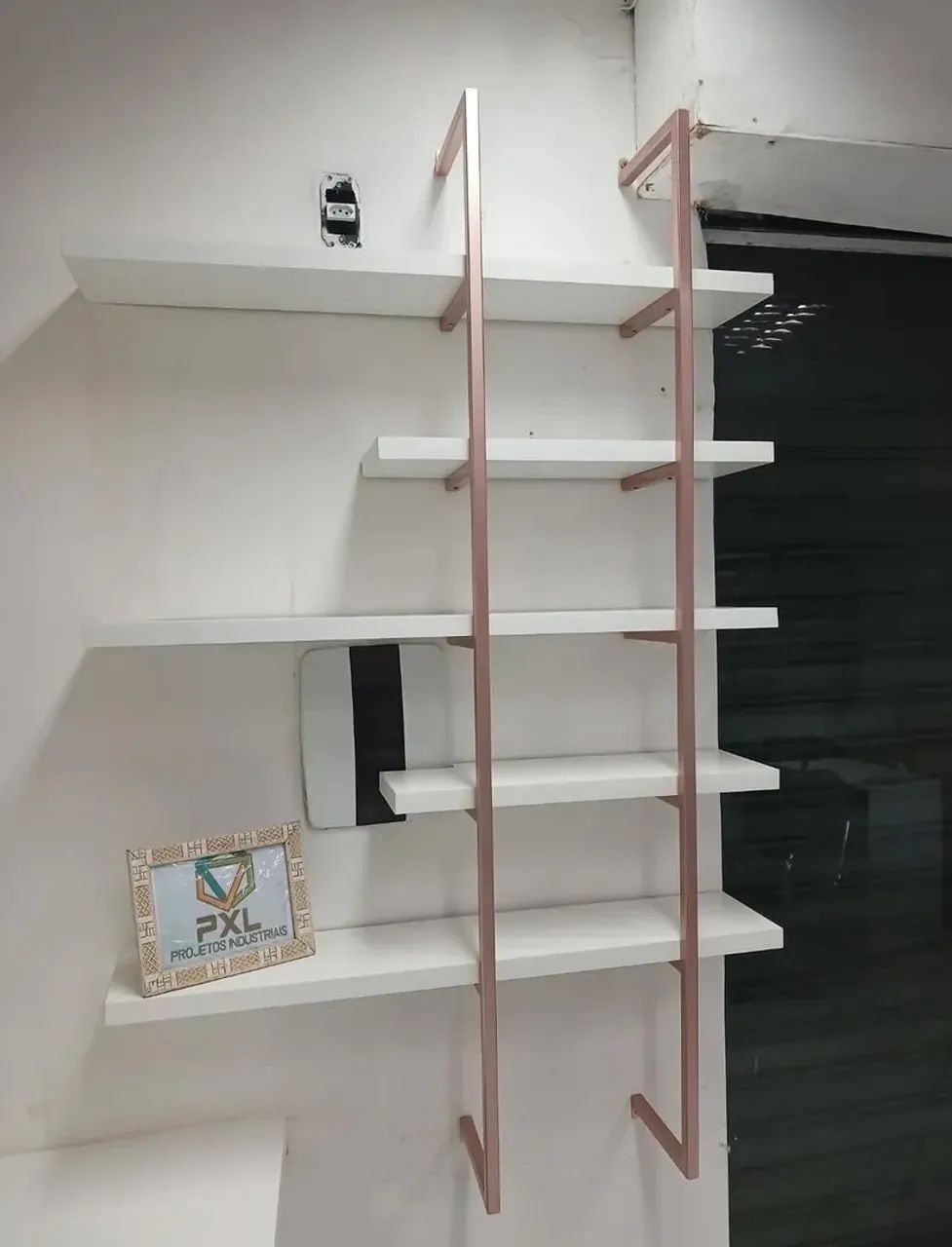 prateleira de salão  - Foto 2