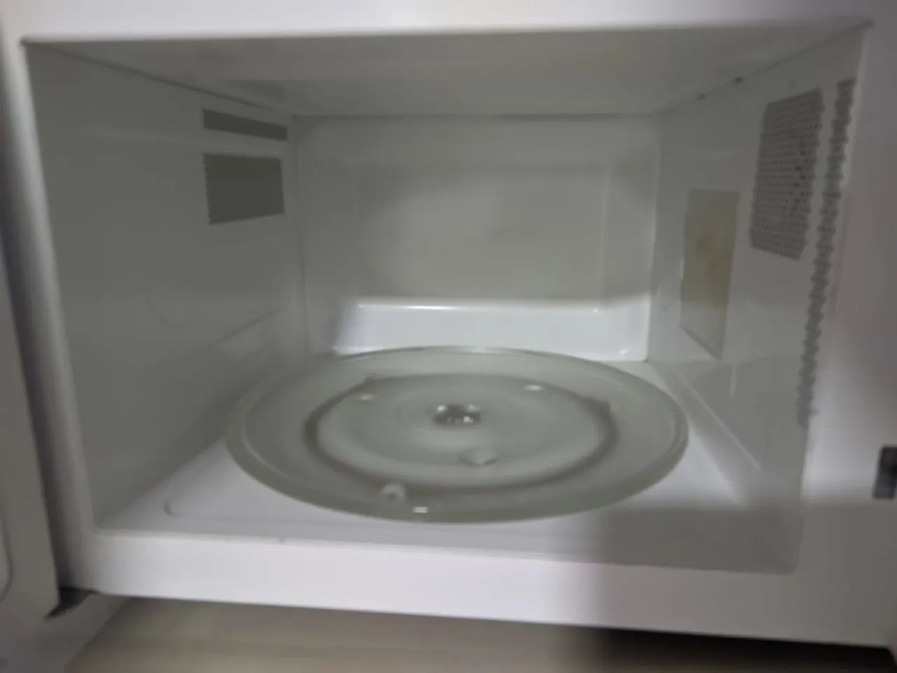 Microondas Eletrolux 31L funcionando perfeitamente. - Foto 2