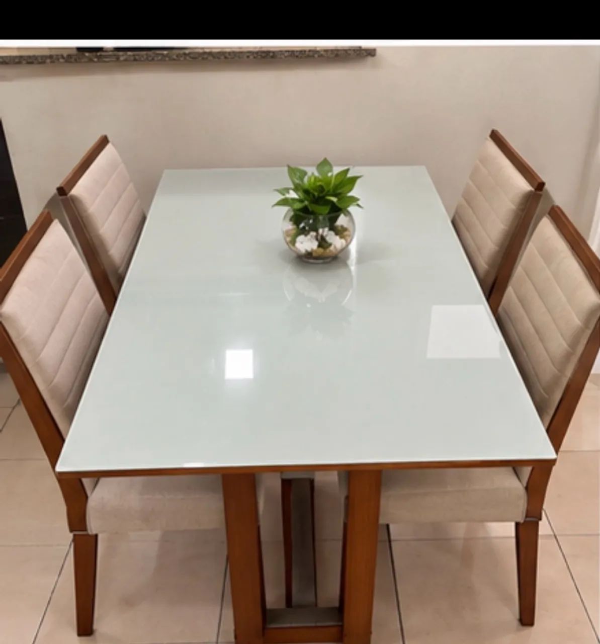 Mesa de jantar 4 cadeiras