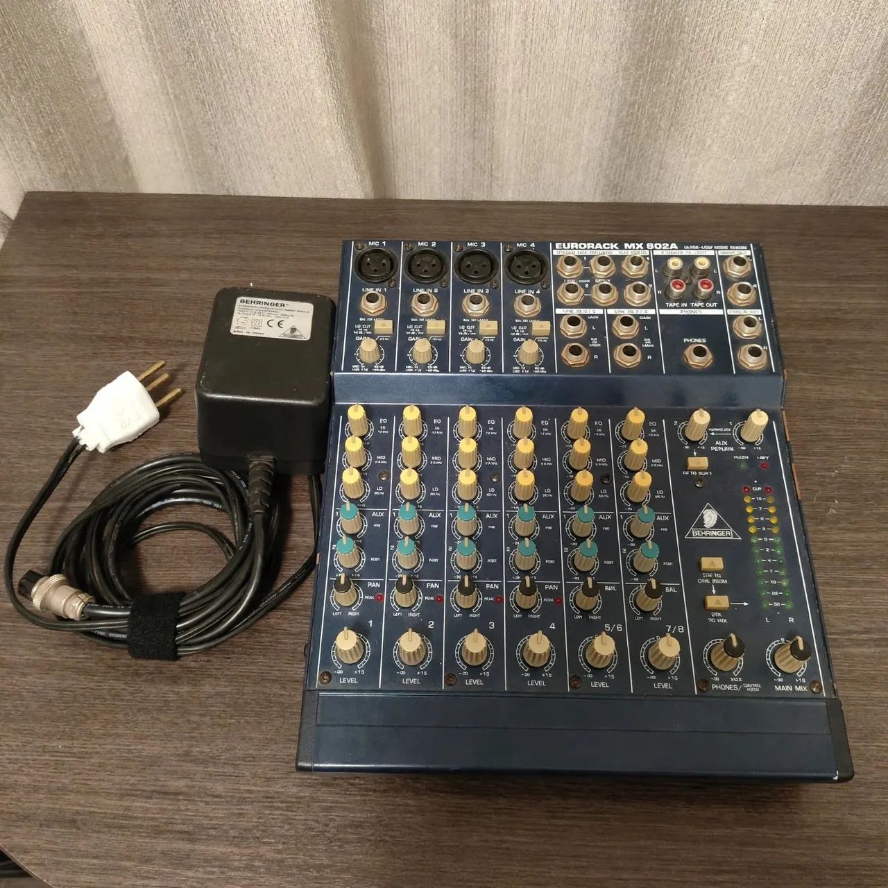 Mesa de som Behringer  - Foto 2