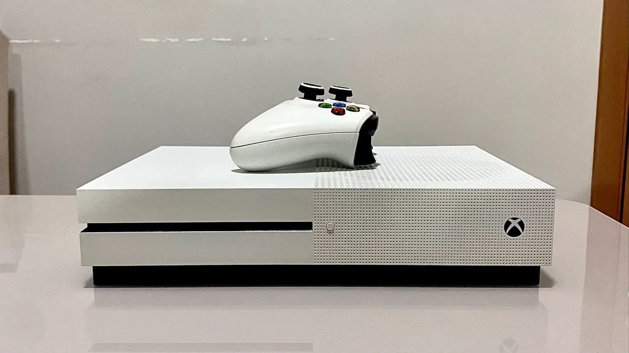 Xbox one S + 1 Controle