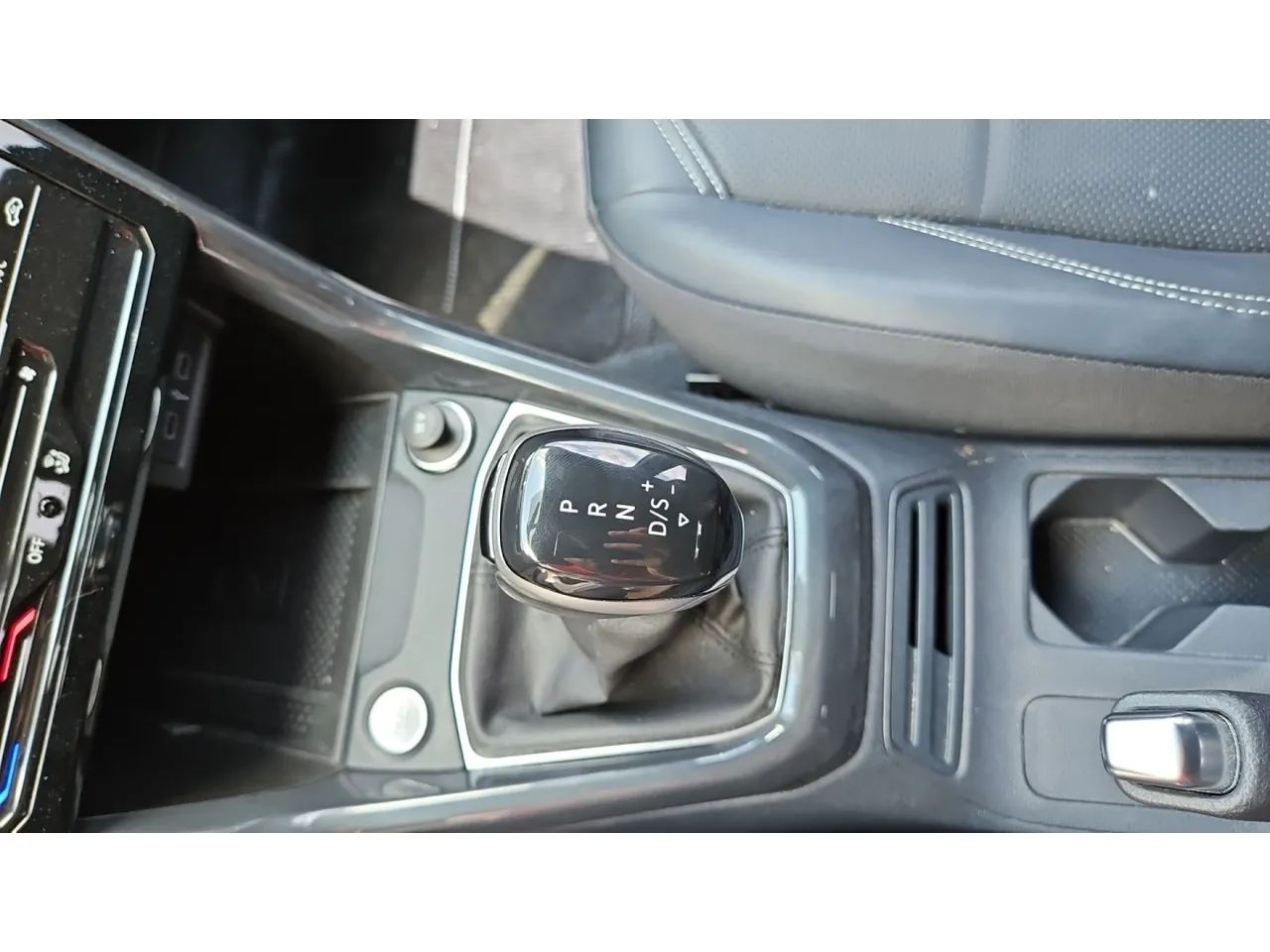 Volkswagen T-Cross Highline 1.4 TSI Flex 16V 5P AUT, foto 14 de 16