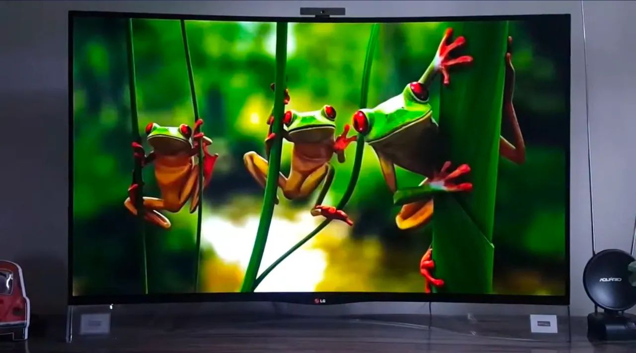 TV lg curva oled 55'' ea9850 3D com defeito curvada - Foto 3