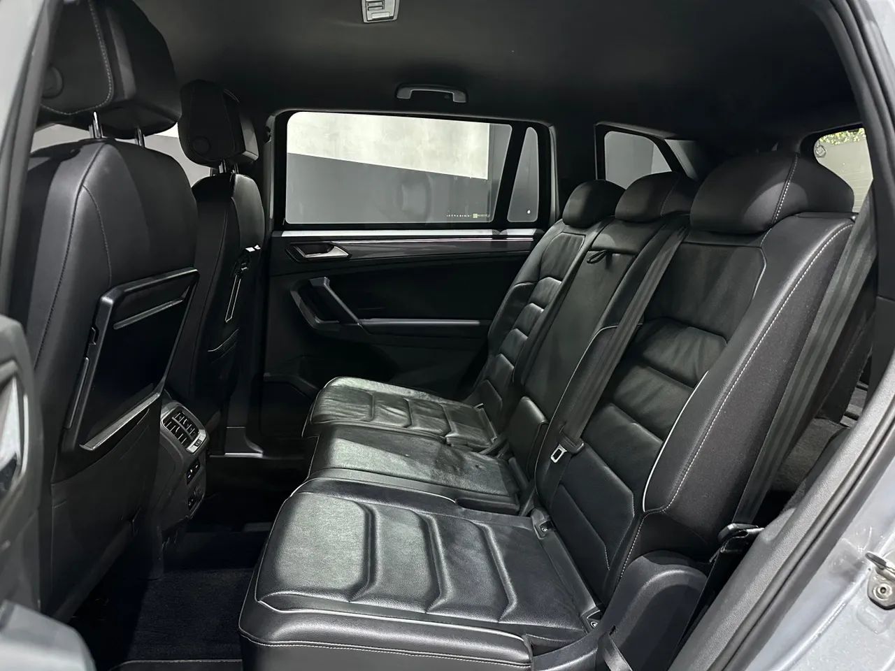 Volkswagen Tiguan Allspac R-Line 350 TSI 2.0 4x4, foto 10 de 18